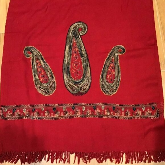 🎈 The Metropolitan Museum of Art Wool Embroidery Oversized Red Scarf Paisley - Picture 4 of 7